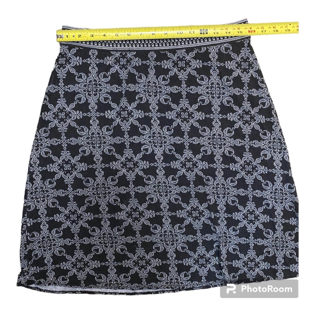 MAX STUDIO Black Paisley Print Skirt Size Medium SO SOFT & COMFY - Picture 9 of 9
